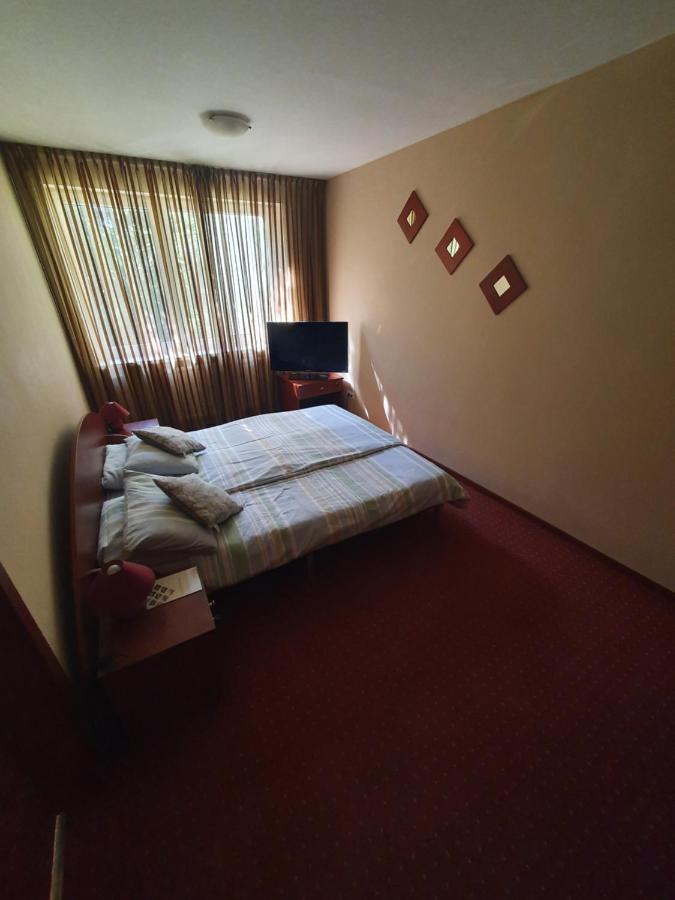 Hotel Graf วาสก์ ภายนอก รูปภาพ